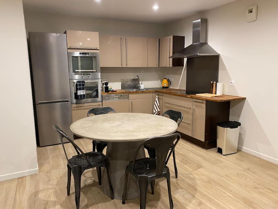 Appartement T2 Spacieux Et Equipe Mions Luaran gambar